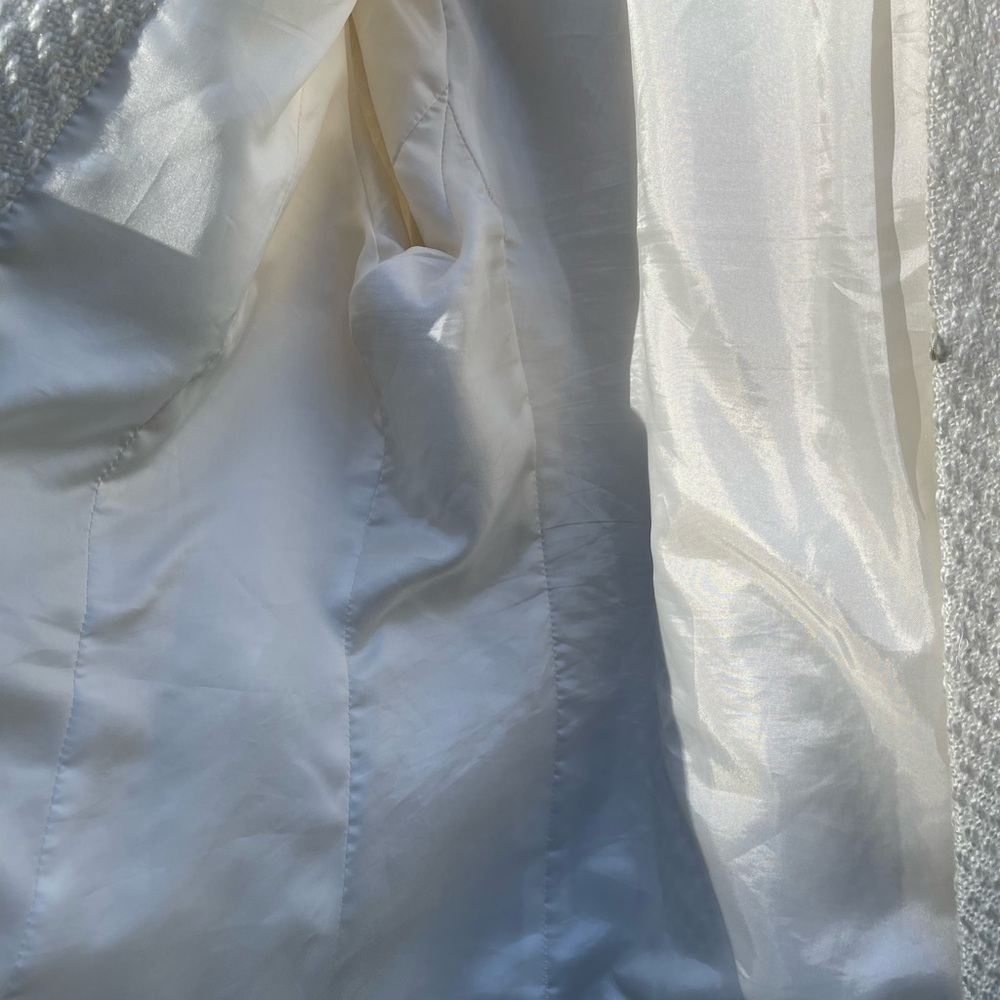 PERRI CUTTEN WHITE JACKET SIZE LARGE. ABOUT 16-18. Never really worn. - Picture 2 of 3